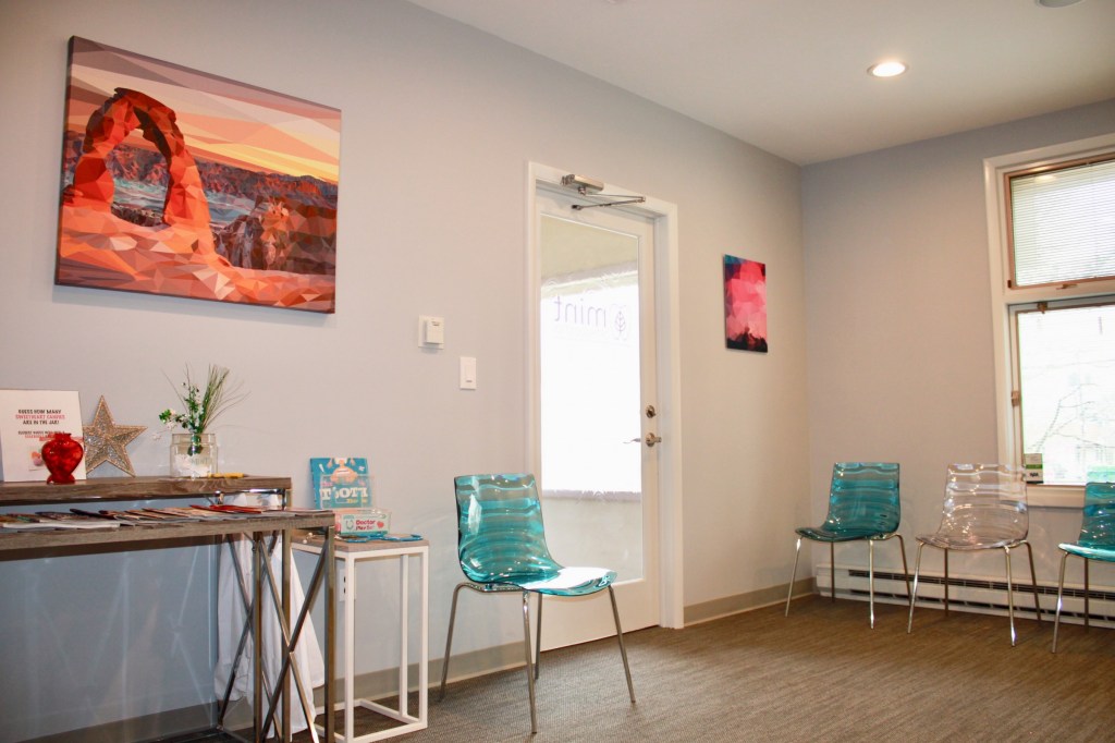 Interior photo: Relaxing waiting room with brochures for Mint Braces in Somerset NJ