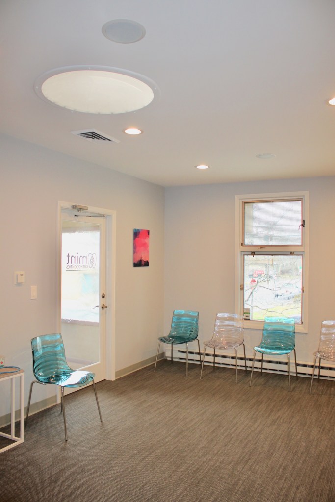 Interior photo: Orthodontist waiting room of Mint Braces in Somerset NJ